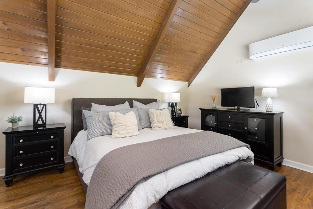 Snowflower Cabin Modern Luxe, 2 Level, 1500 Sqft, Ac, View, Dogs, Walk To Village Lake Arrowhead Exterior photo